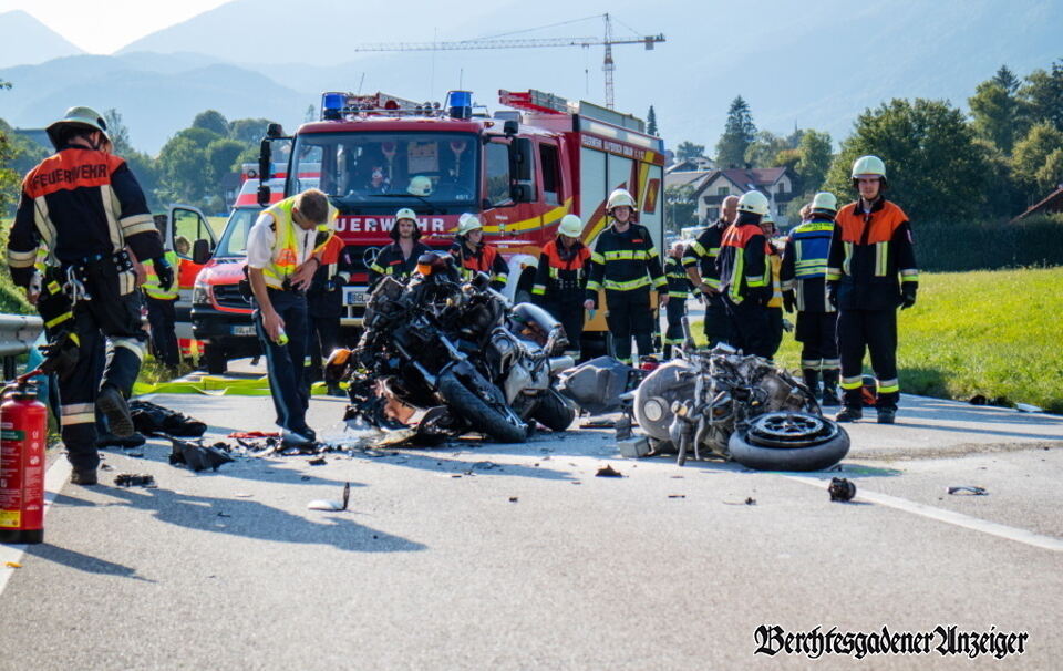 Schwerer Unfall mit Motorrädern auf der B20 zwischen Bayerisch Gmain und Bischofswiesen