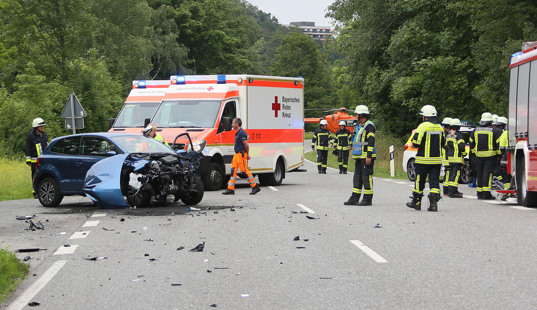 Unfall mit Folgeunfall fordert sieben Verletzte auf der B21 am Saalachsee