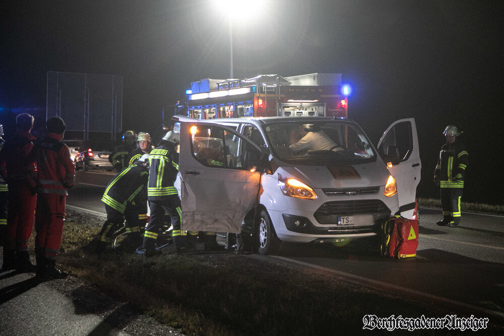 Unfall mit drei Verletzten bei Traunreut - Fotos, Bilder & Bildergalerien aus Ihrer Region ...
