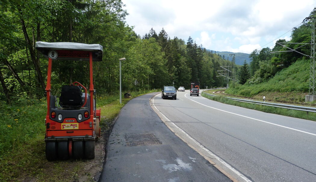 Berchtesgaden: Neuer Asphaltbelag für Geh- und Radweg an B305