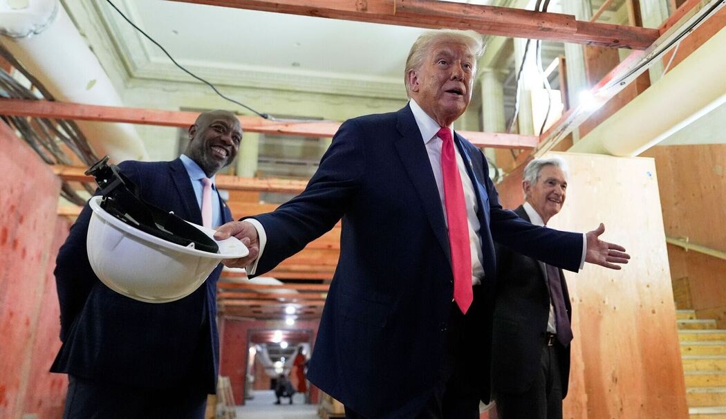 US-Präsident Trump besucht Federal Reserve