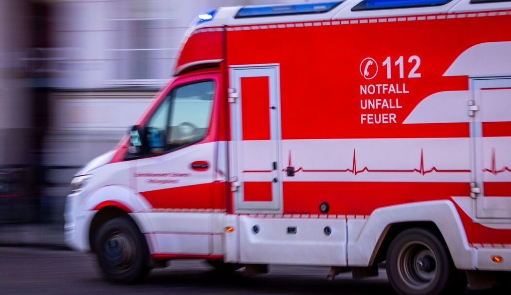 Rettungswagen mit Blaulicht