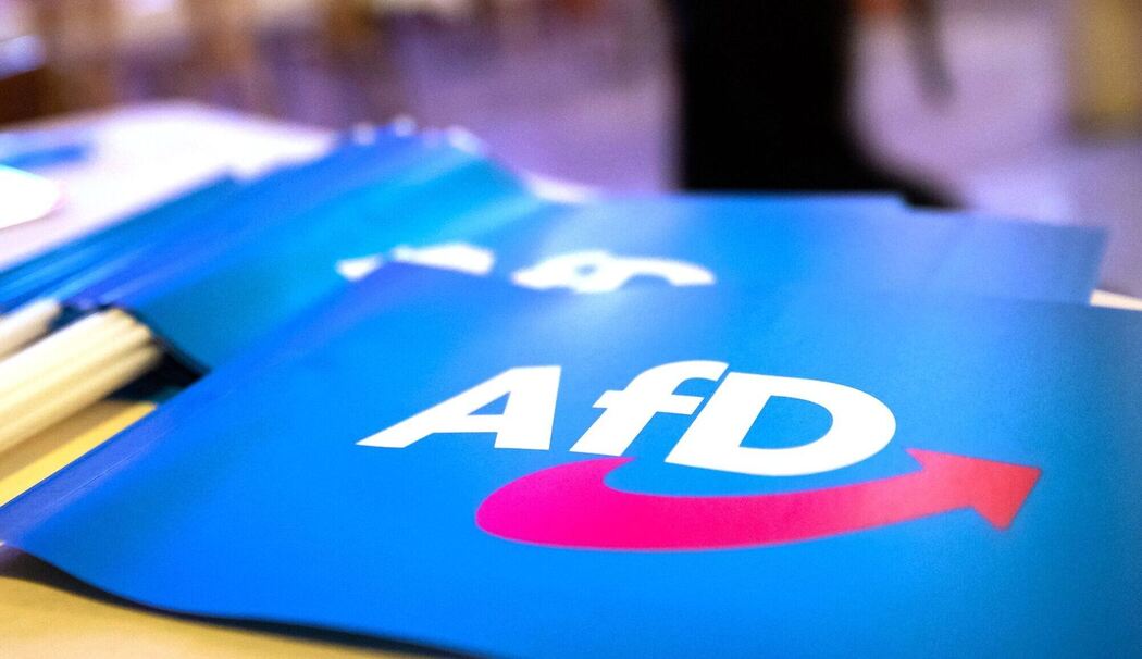 Fahne mit AfD-Logo