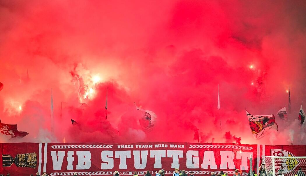 Stuttgarts Fans zünden Pyrotechnik