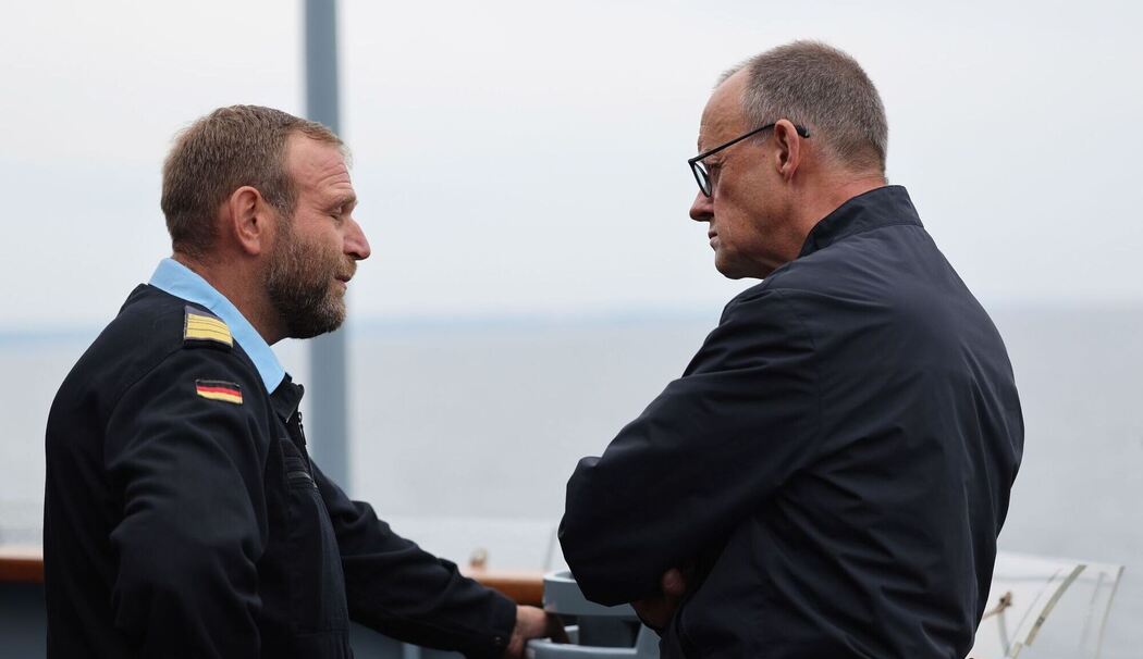 Bundeskanzler Merz besucht Marine