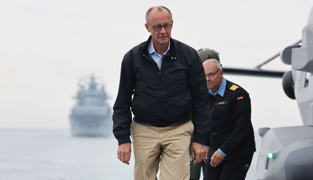 Bundeskanzler Merz besucht Marine