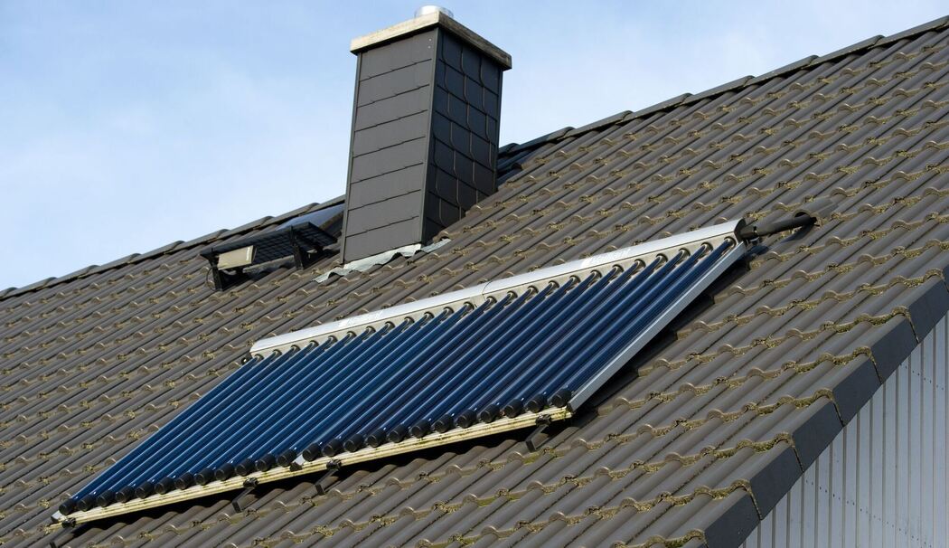 Solarthermieanlage auf einem Dach
