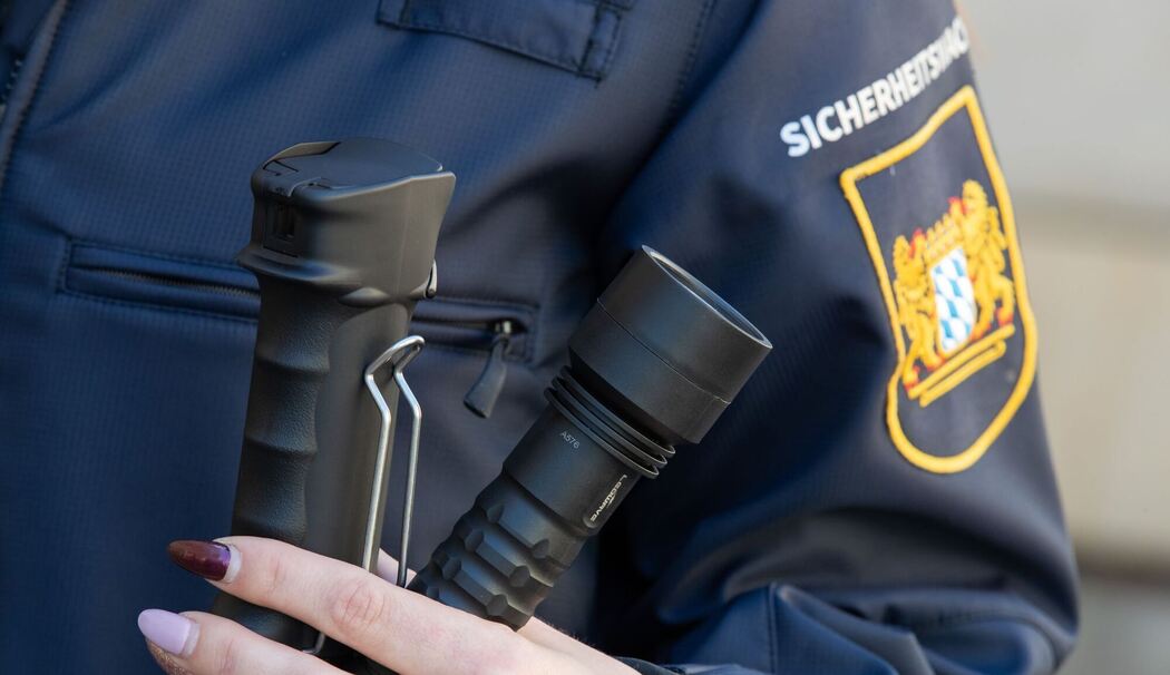 Sicherheitswacht mit Ausrüstung