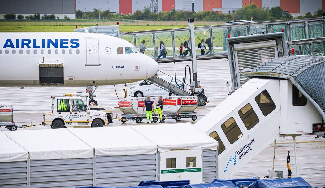 Flughafen Hannover - Ankunft Afghanen mit Aufnahmezusage