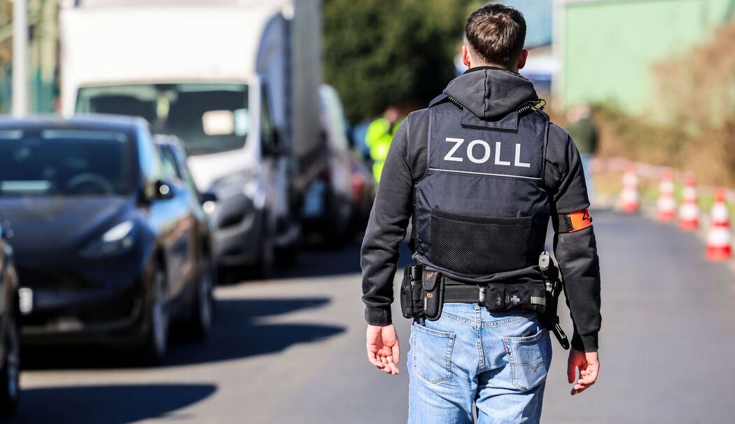 Illegale Zigarettenfabrik - zwölf Personen festgenommen