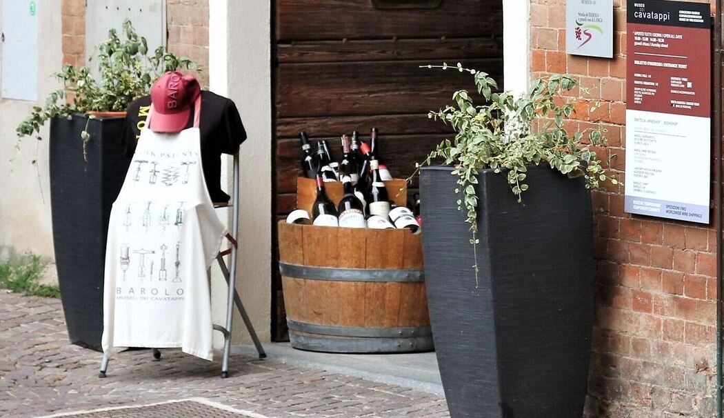 Barolo-Verkostung im Korkenziehermuseum in Barolo