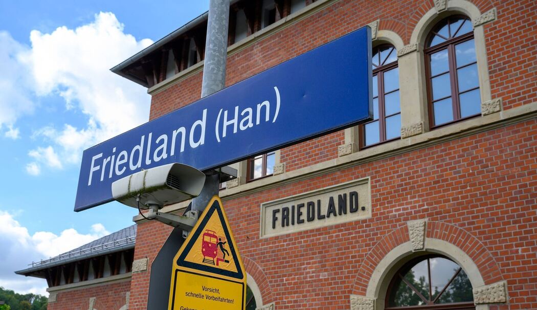 Nach Tod einer 16-Jährigen am Bahnhof Friedland