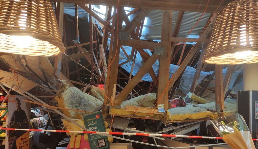 Zwei Schwerverletzte bei Einsturz von Supermarktdach