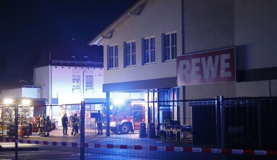 Zwei Schwerverletzte bei Einsturz von Supermarktdach