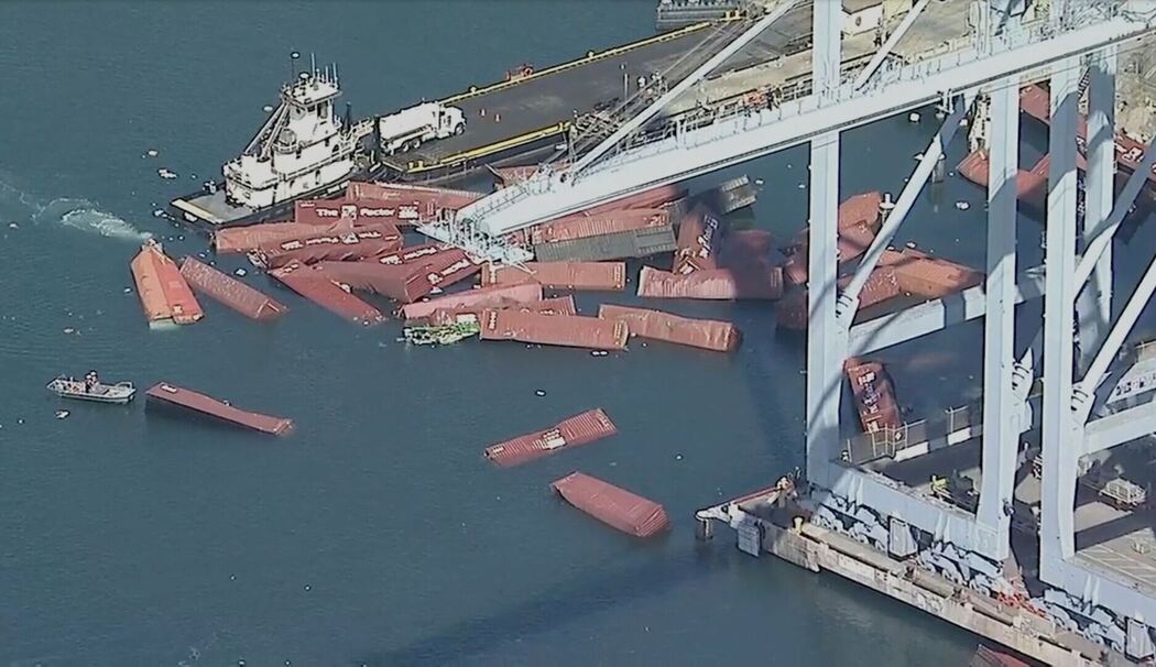 Container in Hafenbecken in Kalifornien gefallen