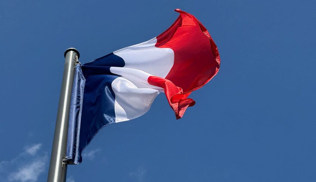 Die Trikolore weht in Paris