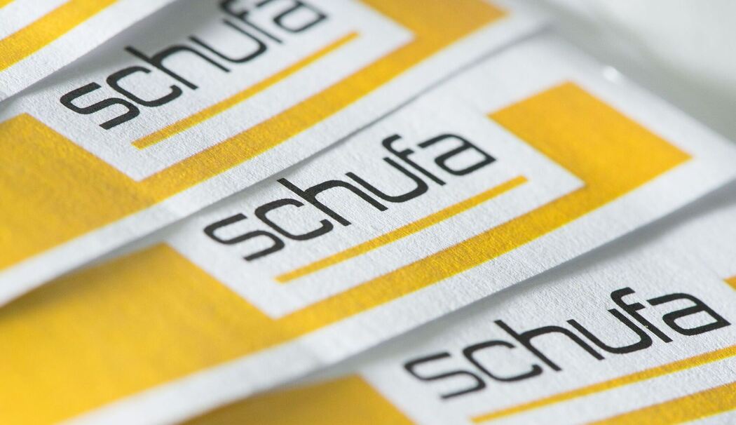 Das Schufa-Logo auf Papierbögen