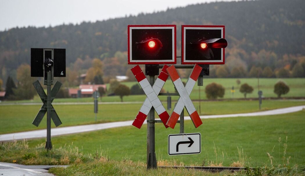 Unbeschrankter Bahnübergang