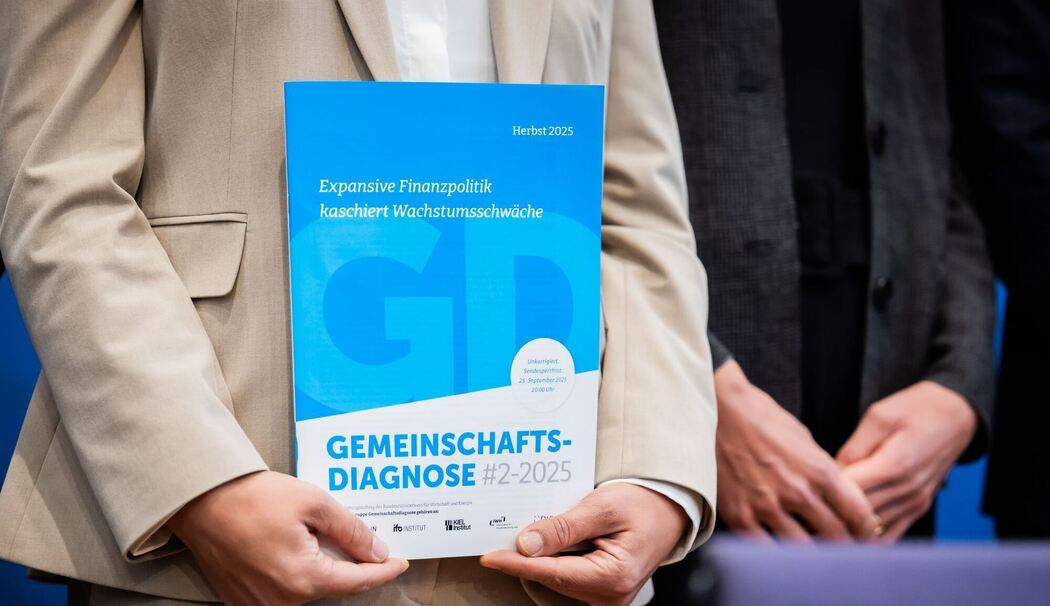 Führende Wirtschaftsinstitute stellen neue Konjunkturprognose vo