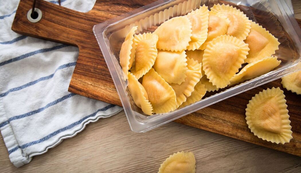 Eine Packung frische Ravioli
