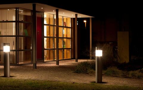 Außenbeleuchtung an einem Einfamilienhaus