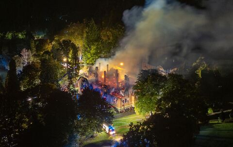 Jagdschloss in Donaustauf abgebrannt
