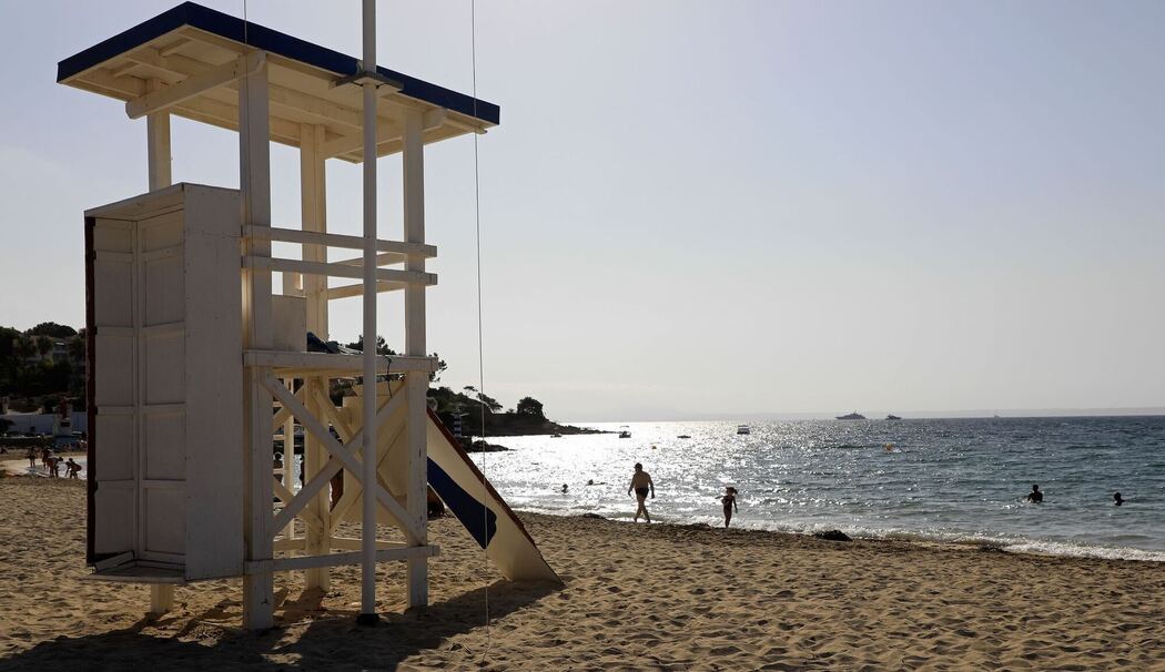 Ein Wachturm der Rettungsschwimmer auf Mallorca