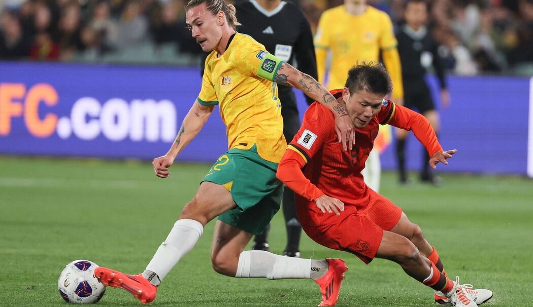 Jackson Irvine (l) Jackson Irvine (l)