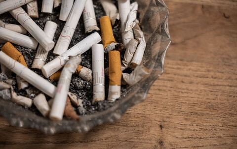 Aschenbecher - Zigaretten