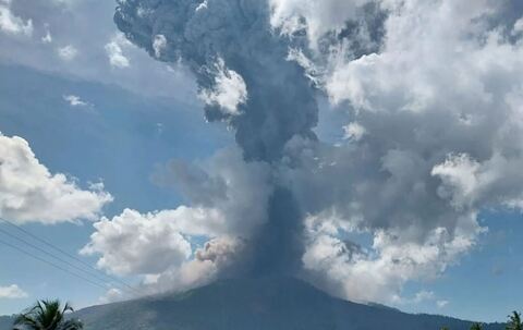 Indonesischer Vulkan Lewotobi Laki-Laki