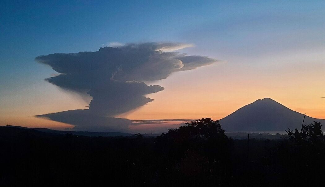 Vulkan Lewotobi Laki-Laki Vulkan Lewotobi Laki-Laki