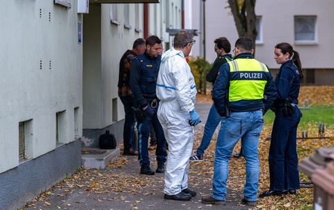 Polizei schießt nach Angriff von mit Messer bewaffnetem Mann