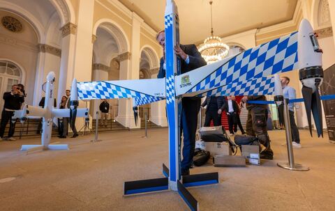 CSU-Fraktion lässt Drohne im Landtag aufbauen