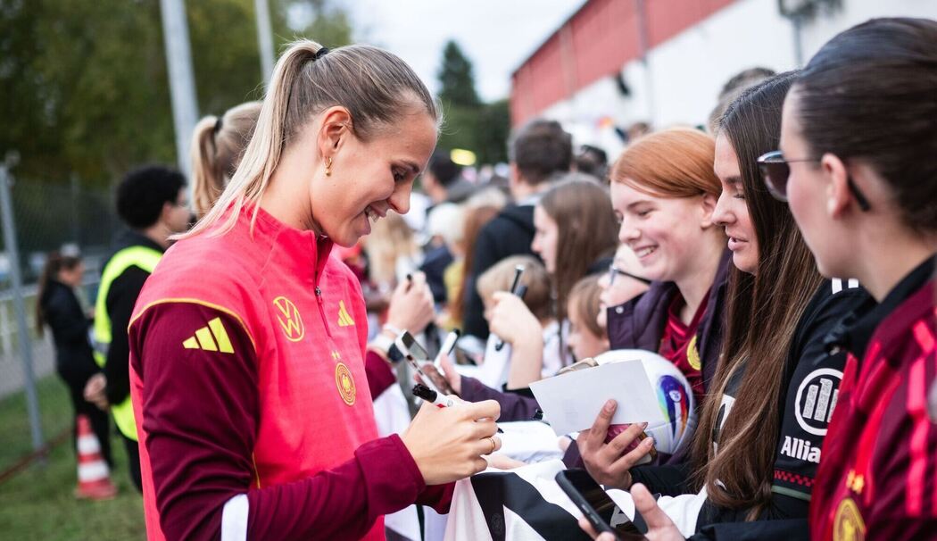 Training Fußball Nationalmannschaft Frauen