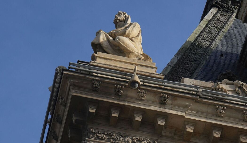 Louvre-Einbruch: Ermittler setzen auf mehr als 150 Spuren Louvre-Einbruch: Ermittler setzen auf mehr als 150 Spuren