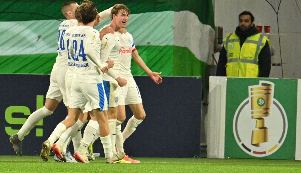 VfL Wolfsburg - Holstein Kiel VfL Wolfsburg - Holstein Kiel