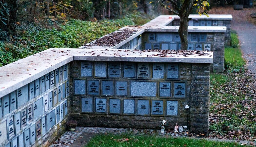 Urnengrab auf Nürnberger Friedhof Urnengrab auf Nürnberger Friedhof