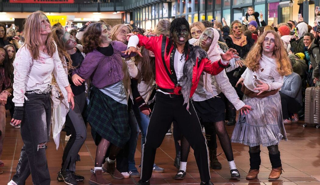 Michael-Jackson-Fanclub organisiert Thriller-Performance Michael-Jackson-Fanclub organisiert Thriller-Performance