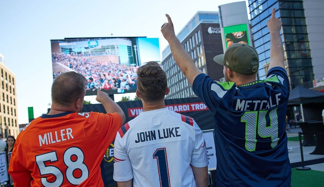 NFL-Fans beim Public Viewing NFL-Fans beim Public Viewing