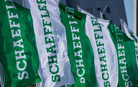 Schaeffler-Flaggen