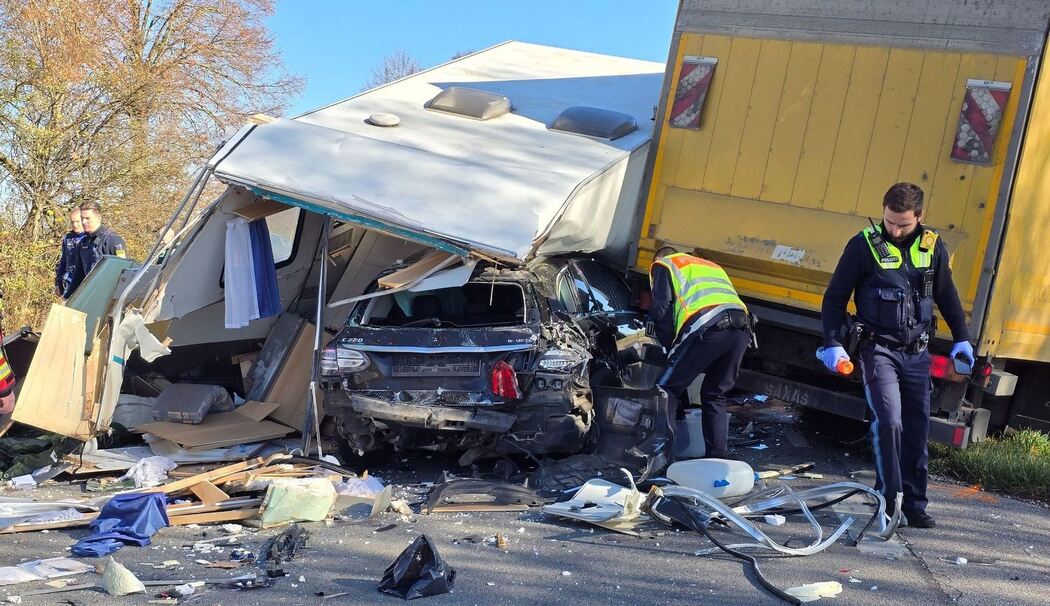Schwerer Unfall auf der Bundesstraße 12 Schwerer Unfall auf der Bundesstraße 12
