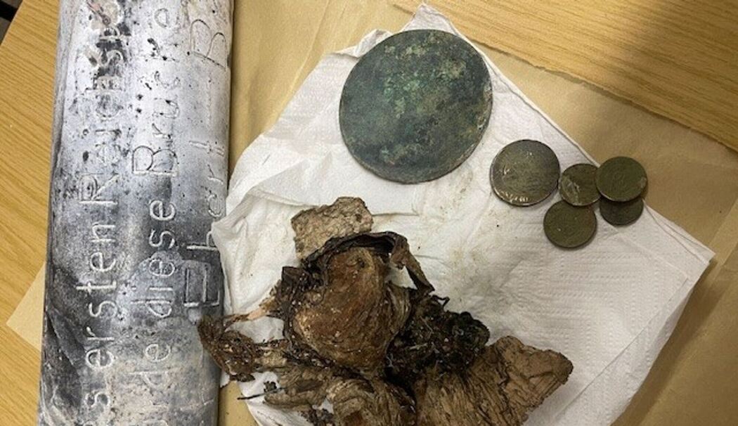 Zeitkapsel mit Münzen bei Brückenabriss in Hof Zeitkapsel mit Münzen bei Brückenabriss in Hof