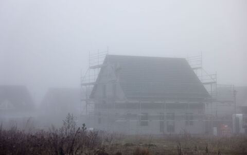 Baustelle im Nebel