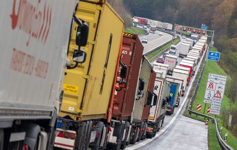 Lkw auf Autobahn