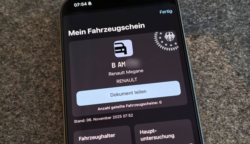Hinzufügen des Fahrzeugscheins in die i-Kfz-App Hinzufügen des Fahrzeugscheins in die i-Kfz-App