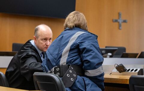 Prozessauftakt um Mordversuch an Pizzabotin