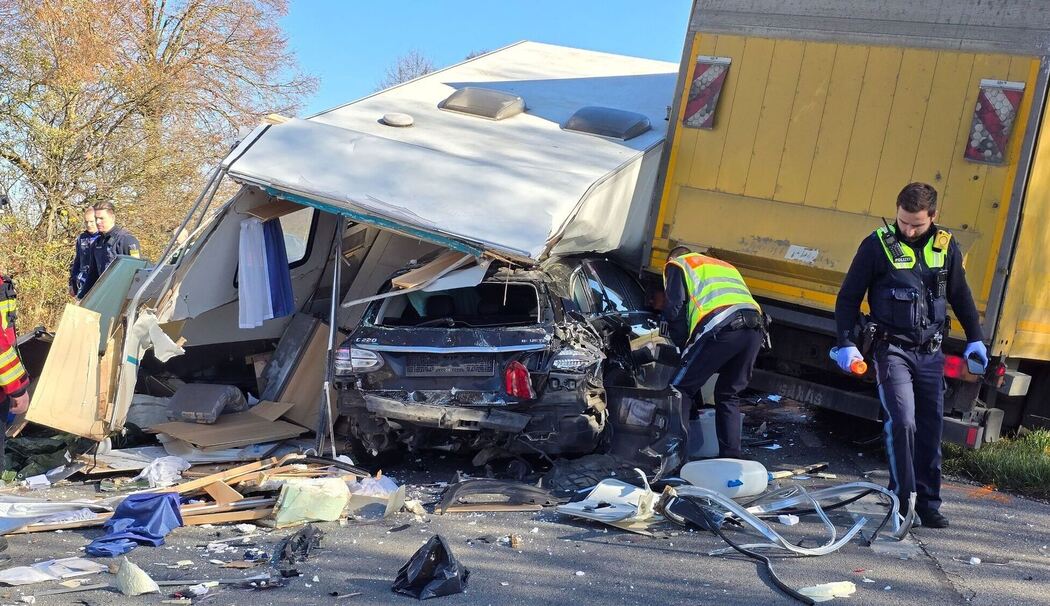 Schwerer Unfall auf der Bundesstraße 12 Schwerer Unfall auf der Bundesstraße 12