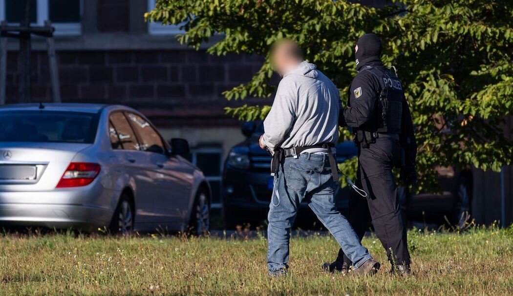 Waffenfund nach Festnahmen in Berlin Waffenfund nach Festnahmen in Berlin