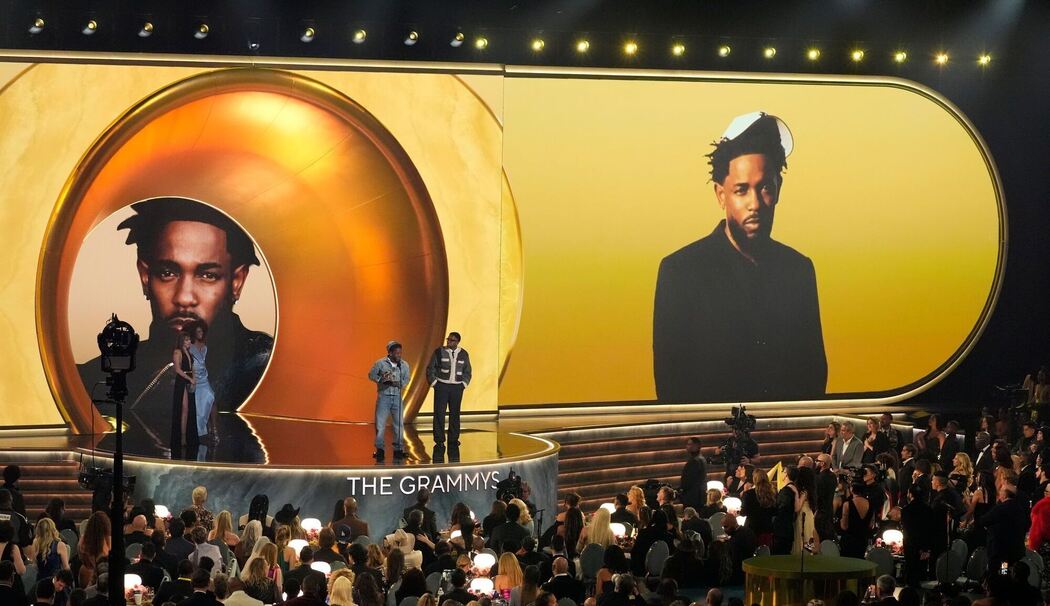 Kendrick Lamar bei den 67. Grammy Awards. Kendrick Lamar bei den 67. Grammy Awards.