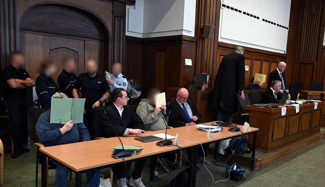 Kinderpornografie-Plattform: Prozess gegen fünf Angeklagte